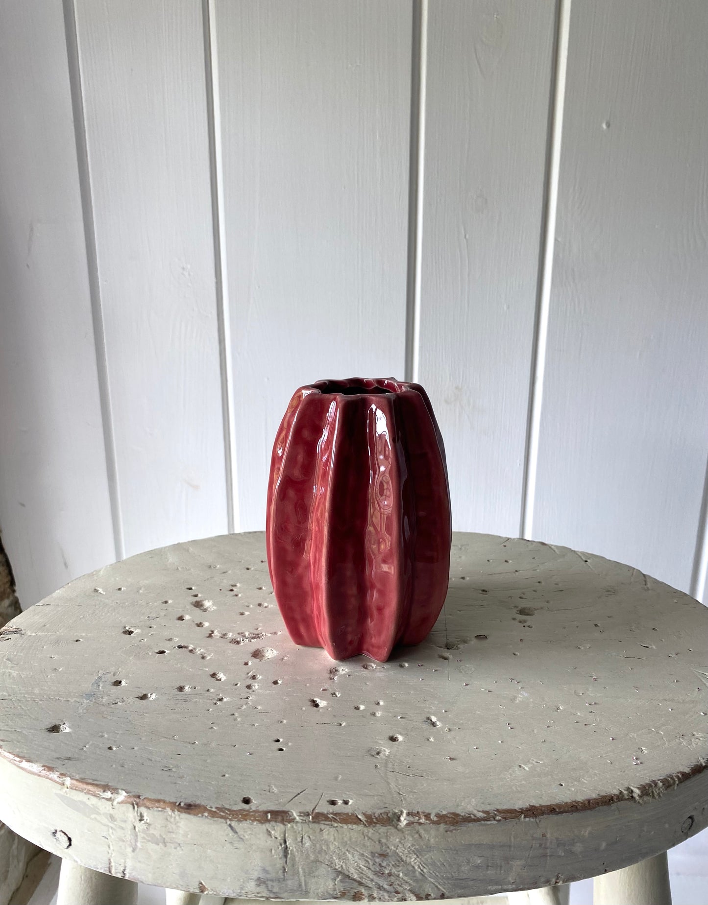 Textured Berry Ceramic Vase (approx 11cm) including posy of flowers