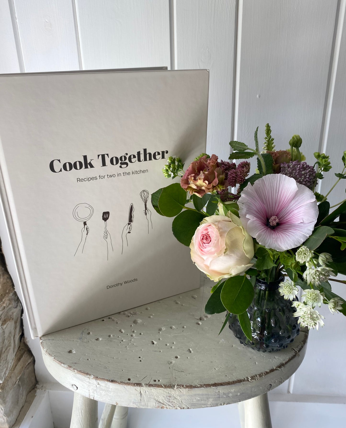 Cook Together Gift Box - including a slate bobbly bud vase with a posy of seasonal flowers