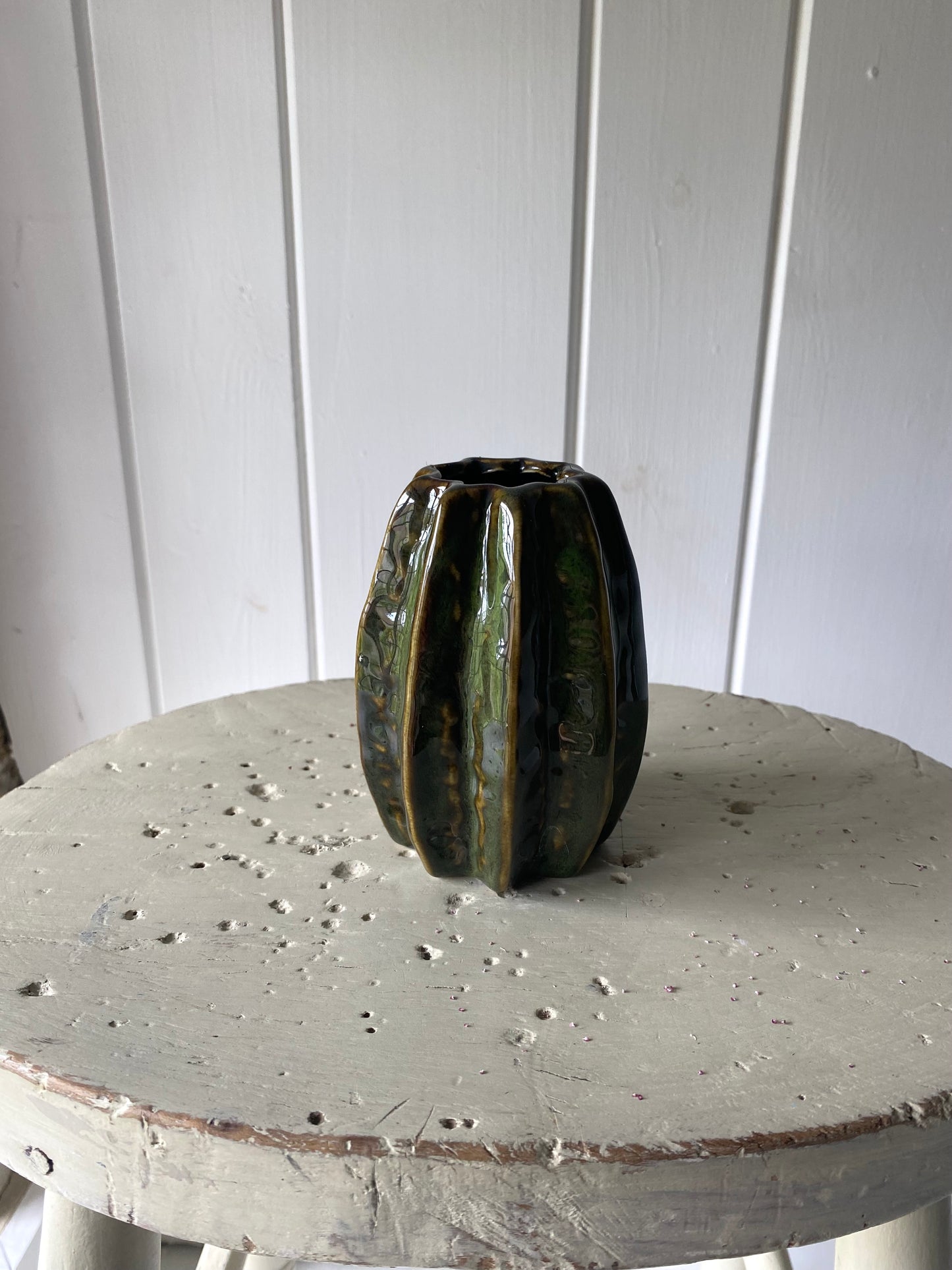 Textured Moss Ceramic Vase (approx 11cm) including posy of flowers